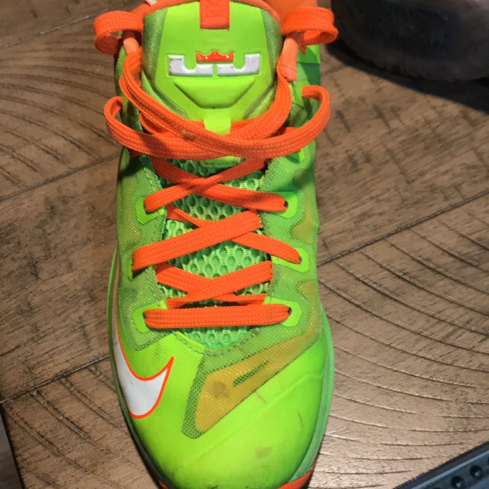 lebrons - Picture 2 of 4